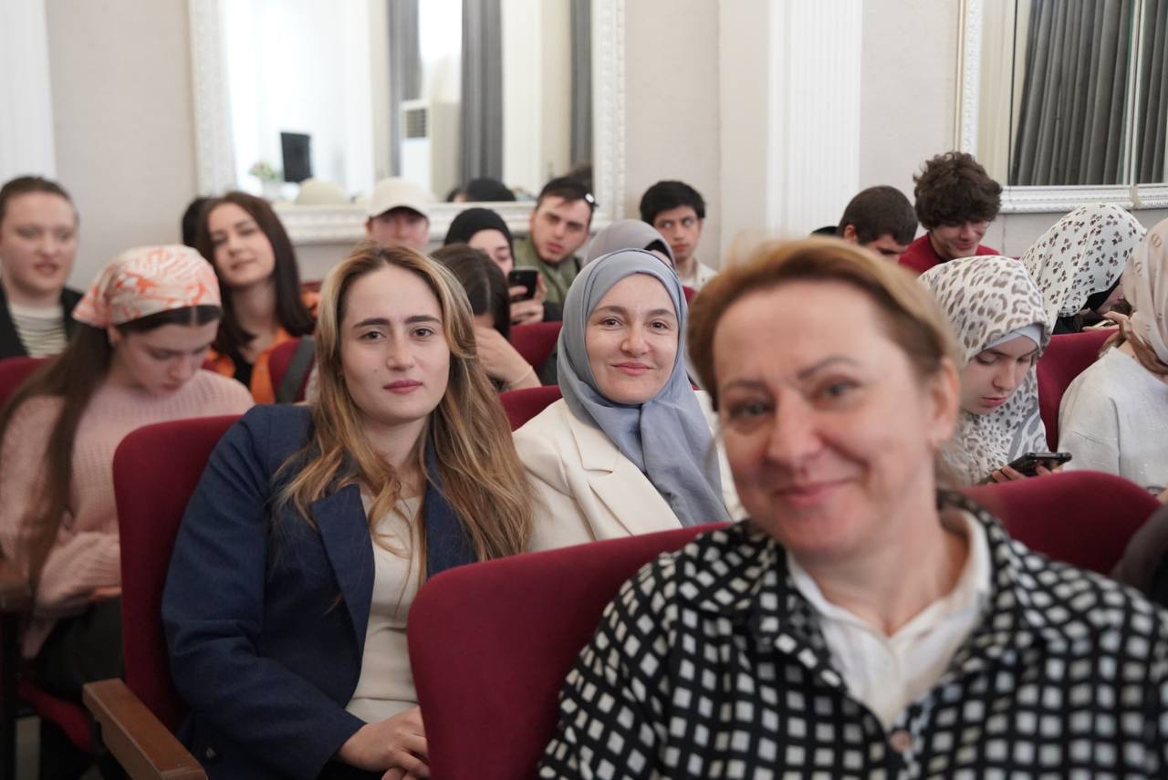 В Гуманитарно-педагогическом колледже состоялся День студенческой науки